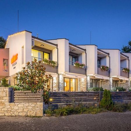 Family Hotel Friends Villa Enchets المظهر الخارجي الصورة