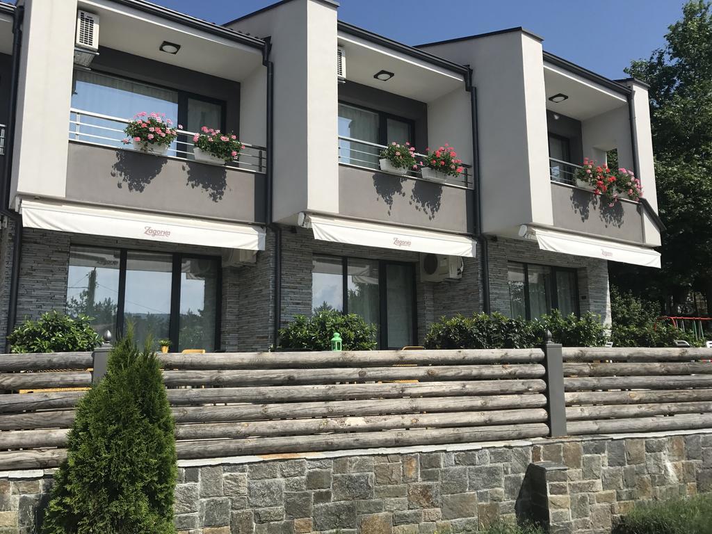 Family Hotel Friends Villa Enchets المظهر الخارجي الصورة